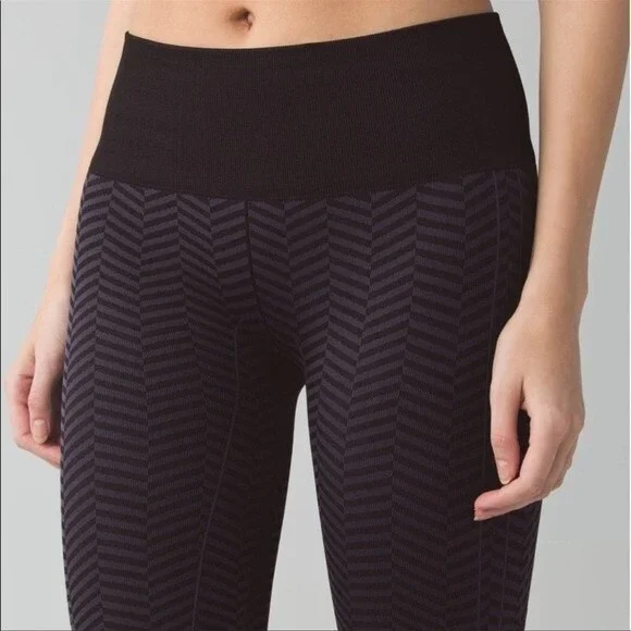 Lululemon In The Flow Crop II Heathered Naval Blue
Seamless Size 4 - Picture 2 of 13